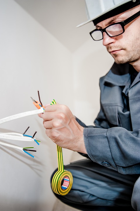 Local Electrician doing Electrical Safety Services